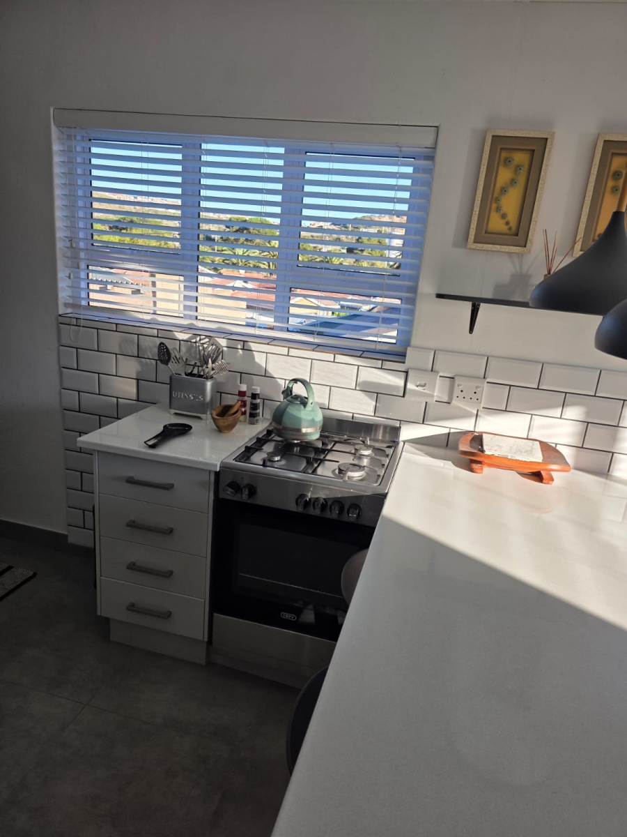 To Let 2 Bedroom Property for Rent in Bayview Western Cape
